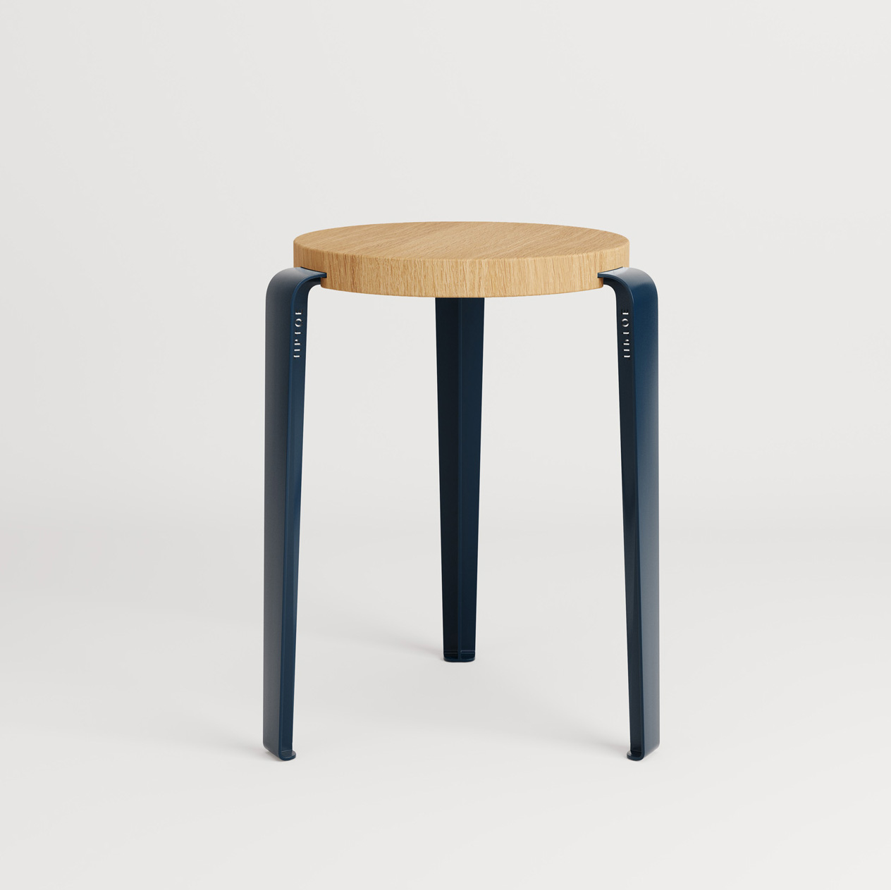 LOU stool – solid wood