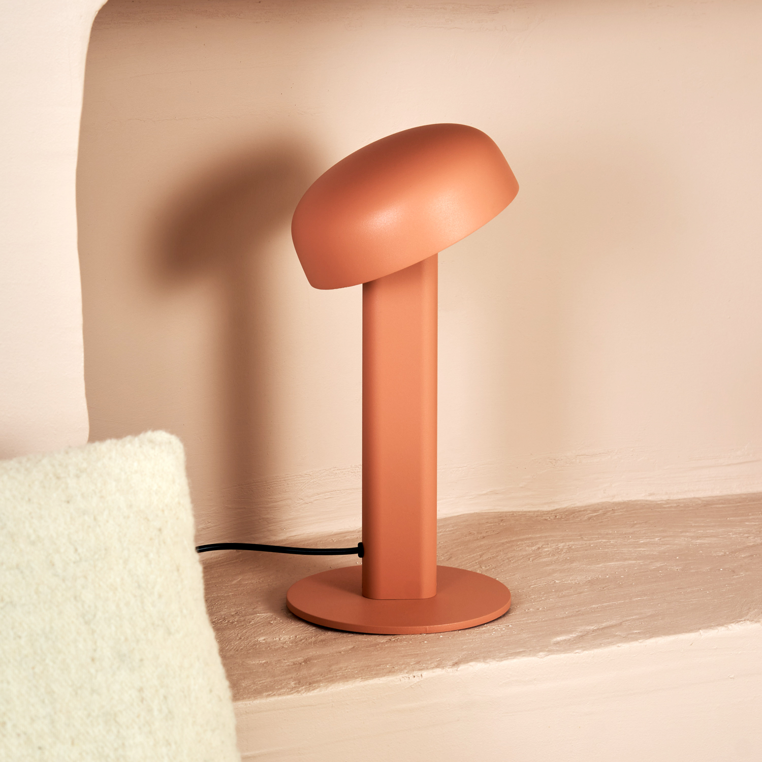 NOD table lamp