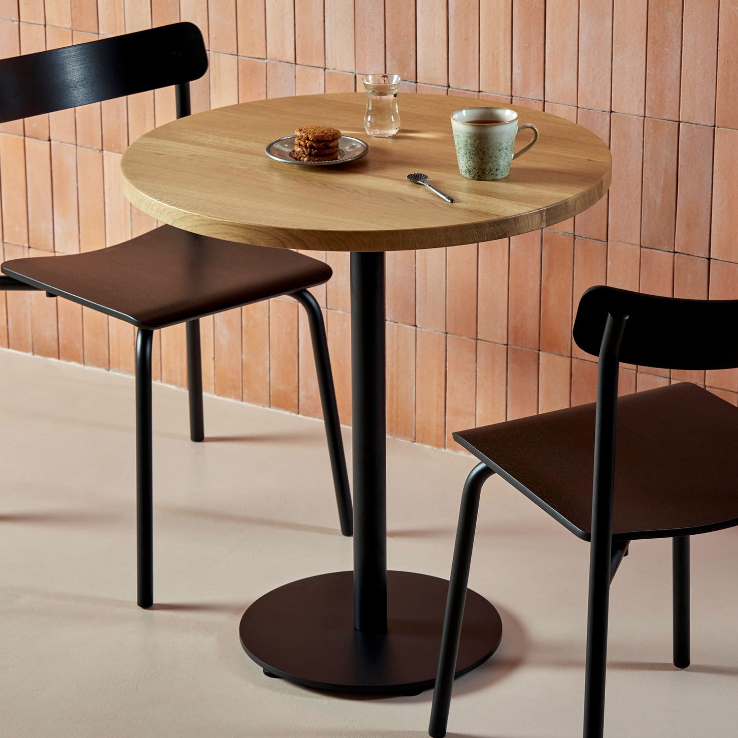 ÉTUDE chair - eco-certified wood