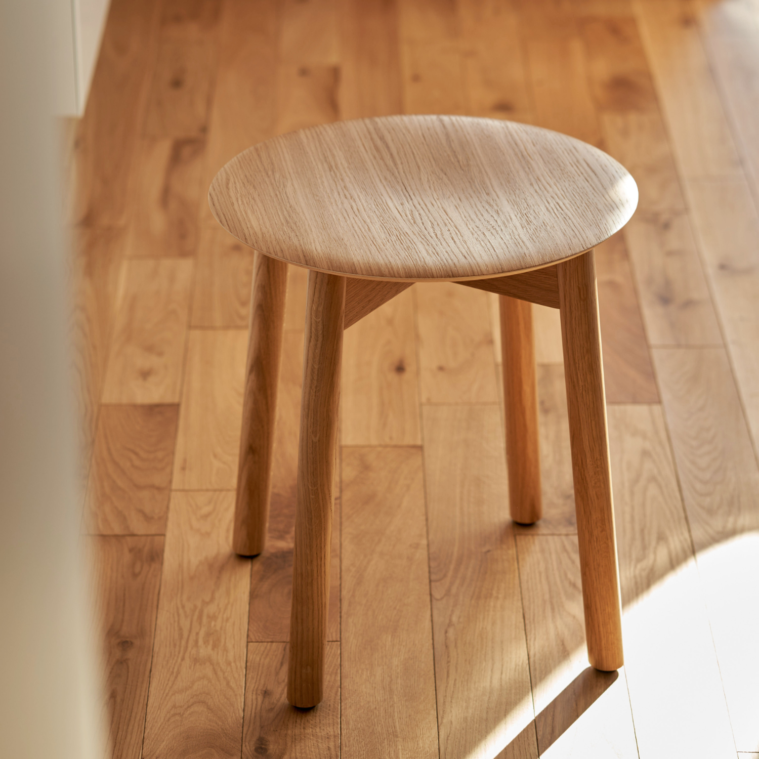 SSD full wood stool - eco-certified wood